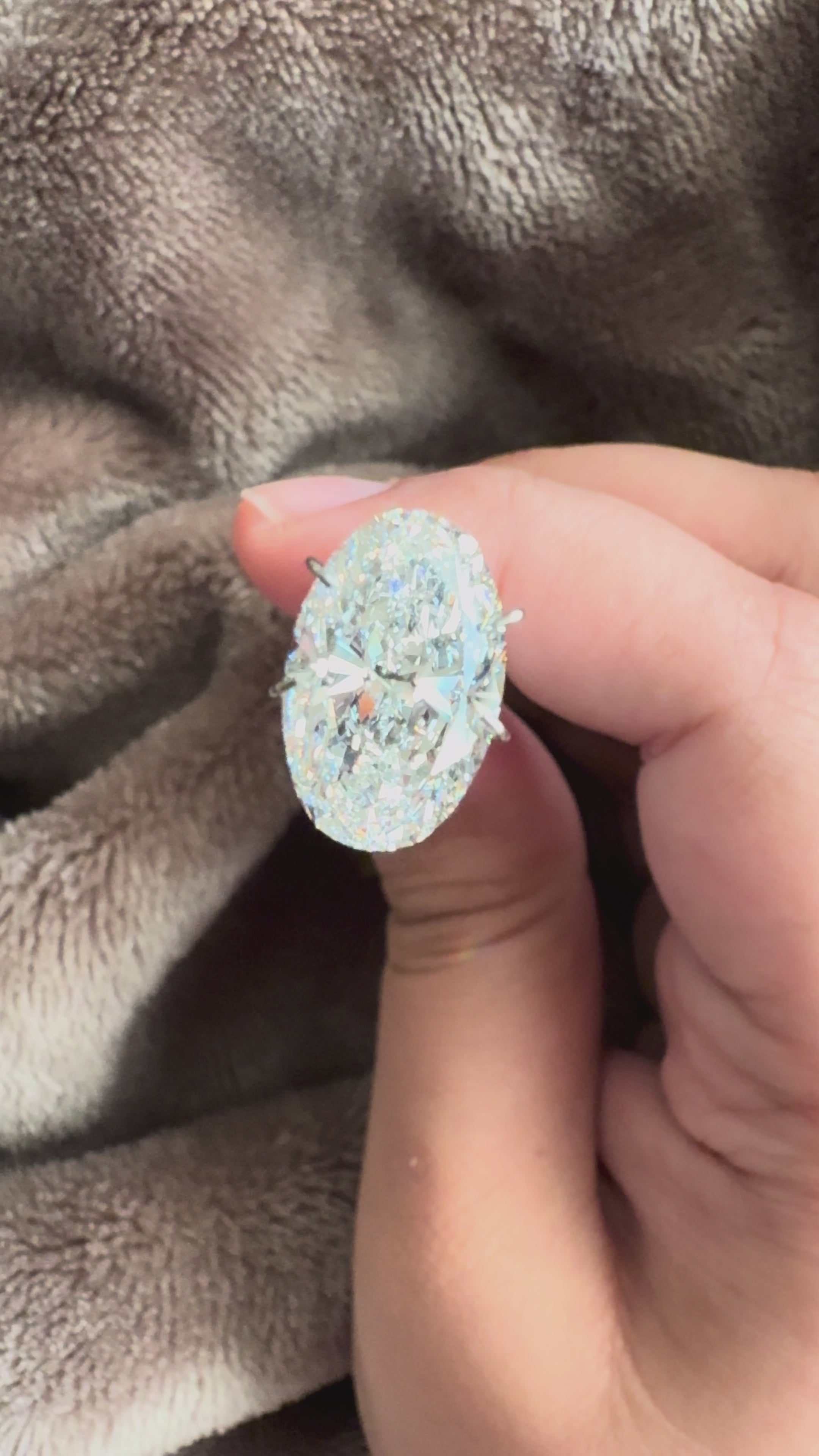 5.04ct Oval D VVS2